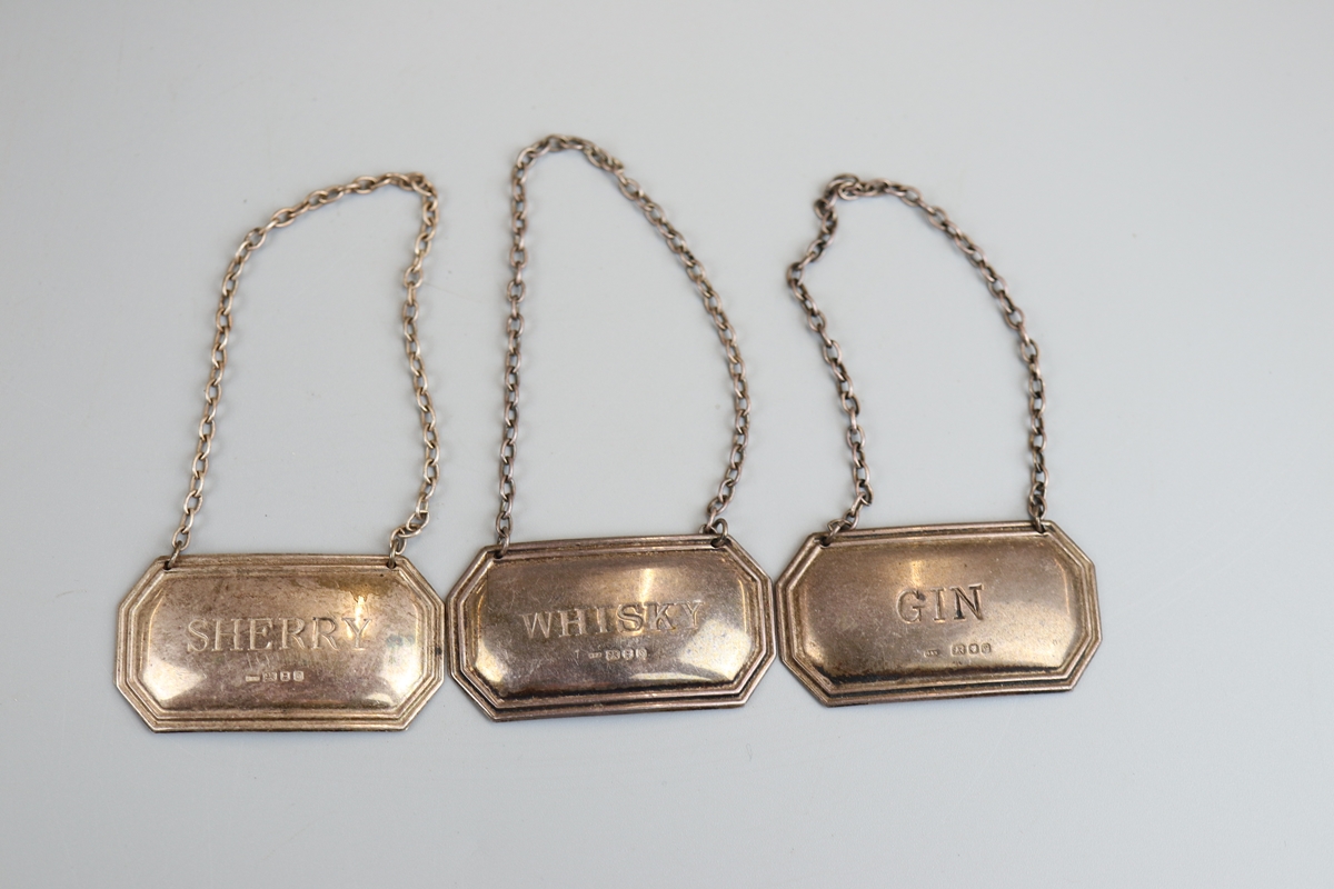 Collection of silver & white metal to include decanter labels - Image 12 of 12