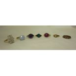 7 gold stone set rings - Approx total weight 21g