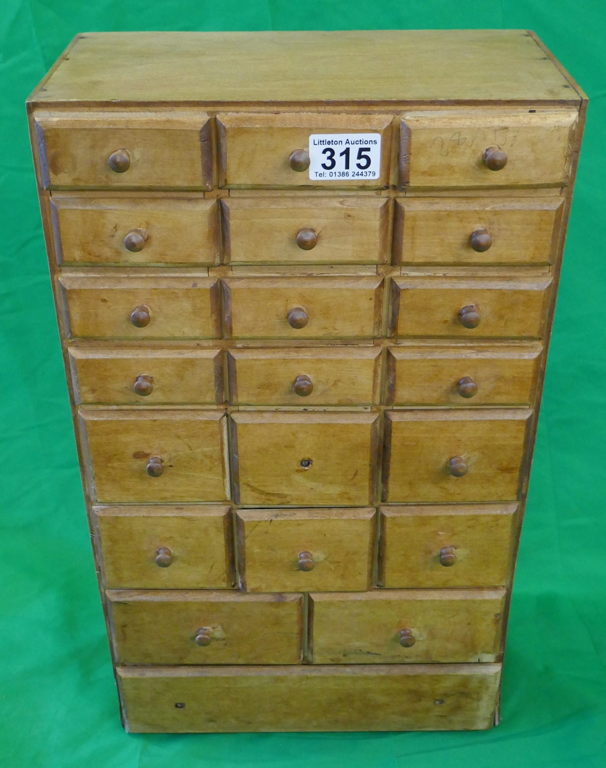 Collectors chest