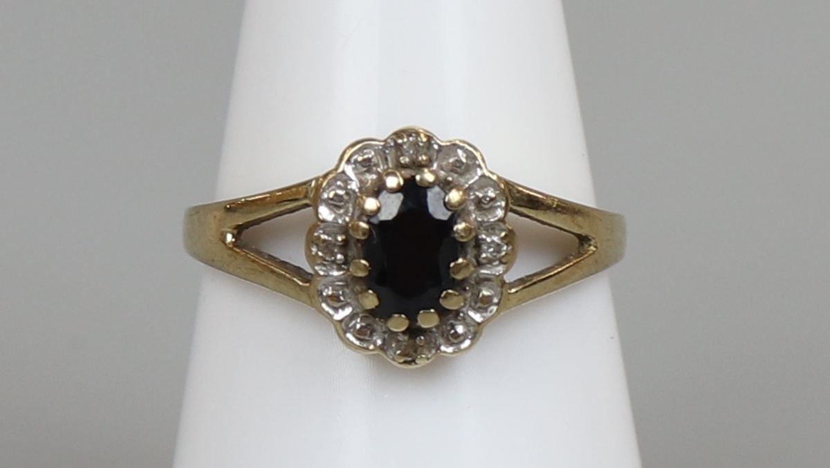 Gold diamond & sapphire cluster ring