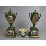 Pair of green vases - Approx H: 31cm & inkstand