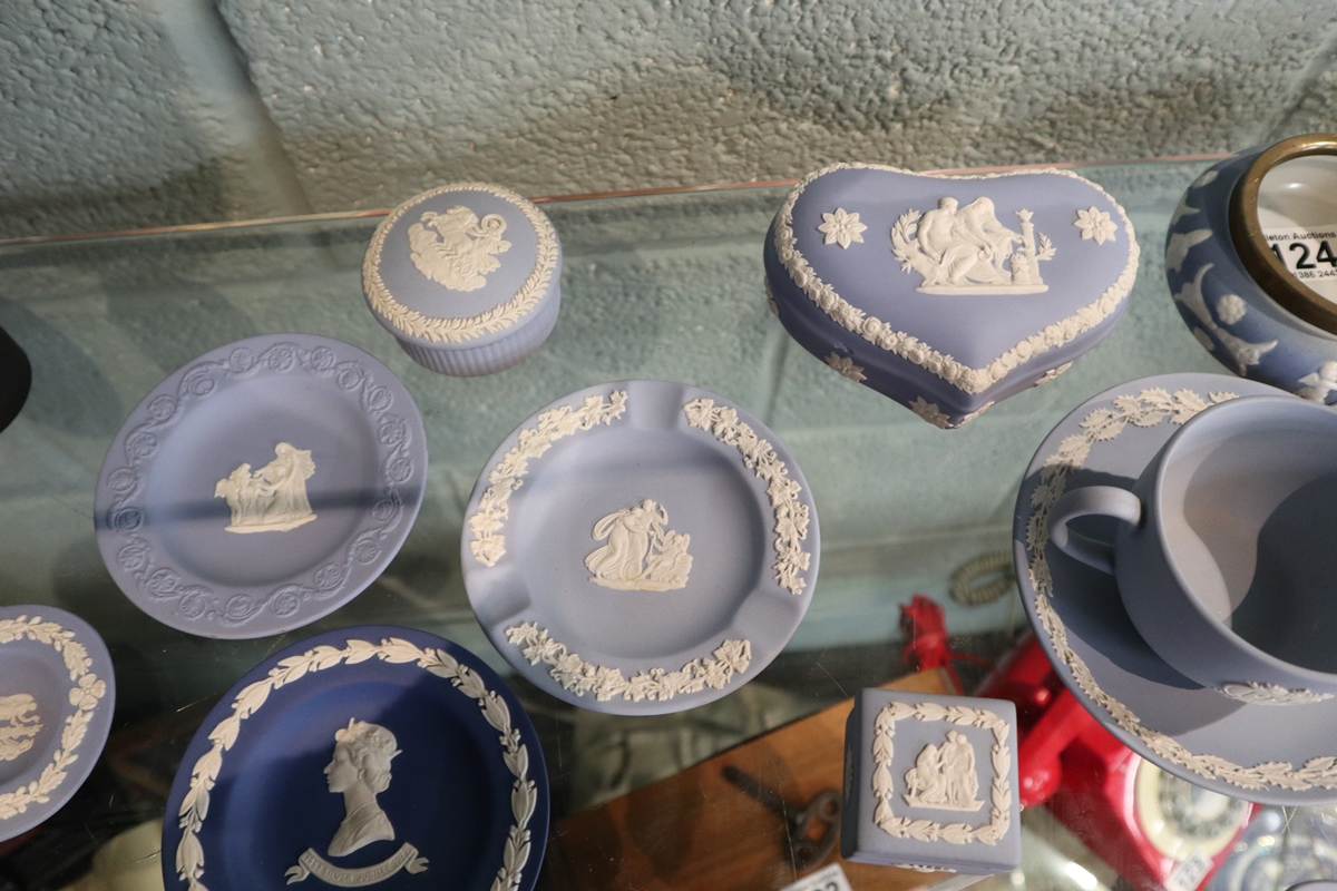 Collection of blue Wedgwood Jasperware - Image 6 of 9