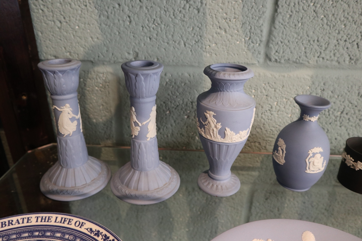 Collection of blue Wedgwood Jasperware - Image 8 of 9