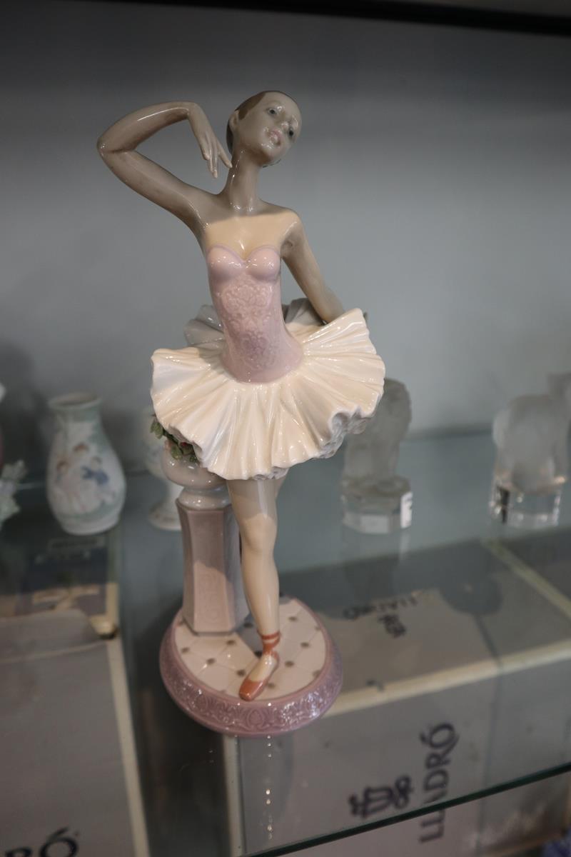Lladro ballerina figure with original box - Image 3 of 5