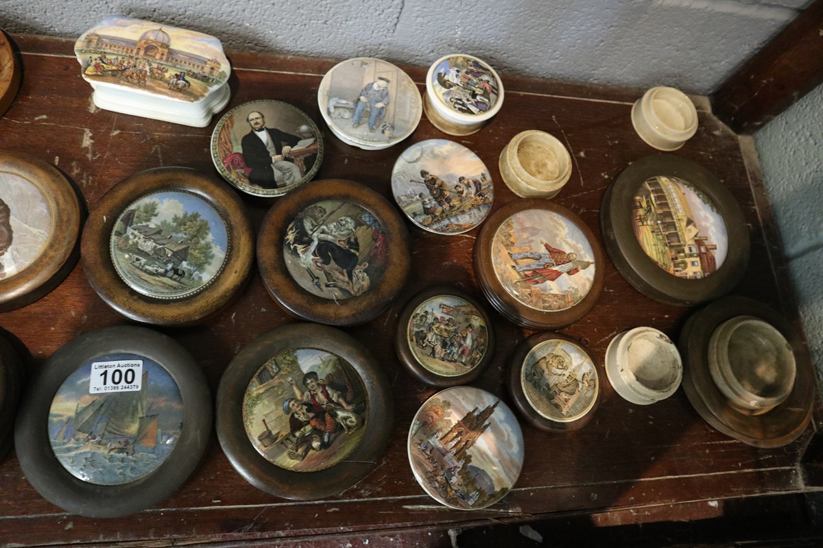 Collection of Pratt ware pot lids & collectors manuals - Bild 3 aus 56