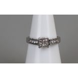 18ct white gold diamond set ring, size K½