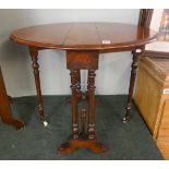 Fine quality small antique burr walnut Sutherland table