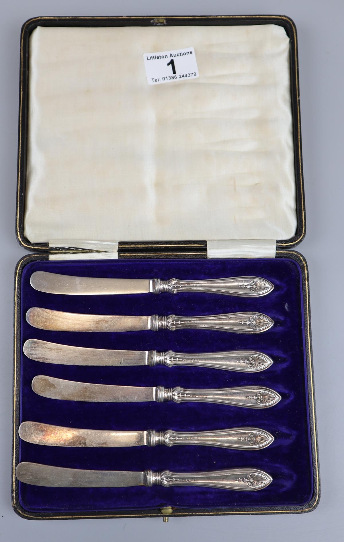 Cased set of 6 hallmarked silver handled knives, white metal shaker & hallmarked silver collared - Bild 4 aus 6