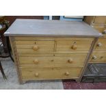 2 over 2 chest of drawers - Approx size: W: 91cm D: 49cm H: 75cm