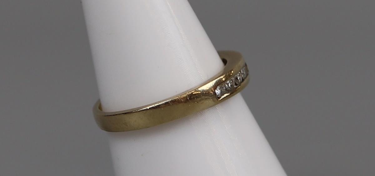 Gold channel set diamond ring - Size N - Image 2 of 3