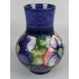 Moorcroft vase - Approx H: 17cm