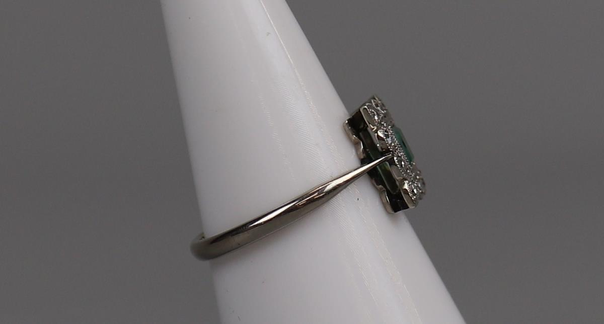 Edwardian platinum emerald & diamond ring - Size N¾ - Bild 2 aus 3