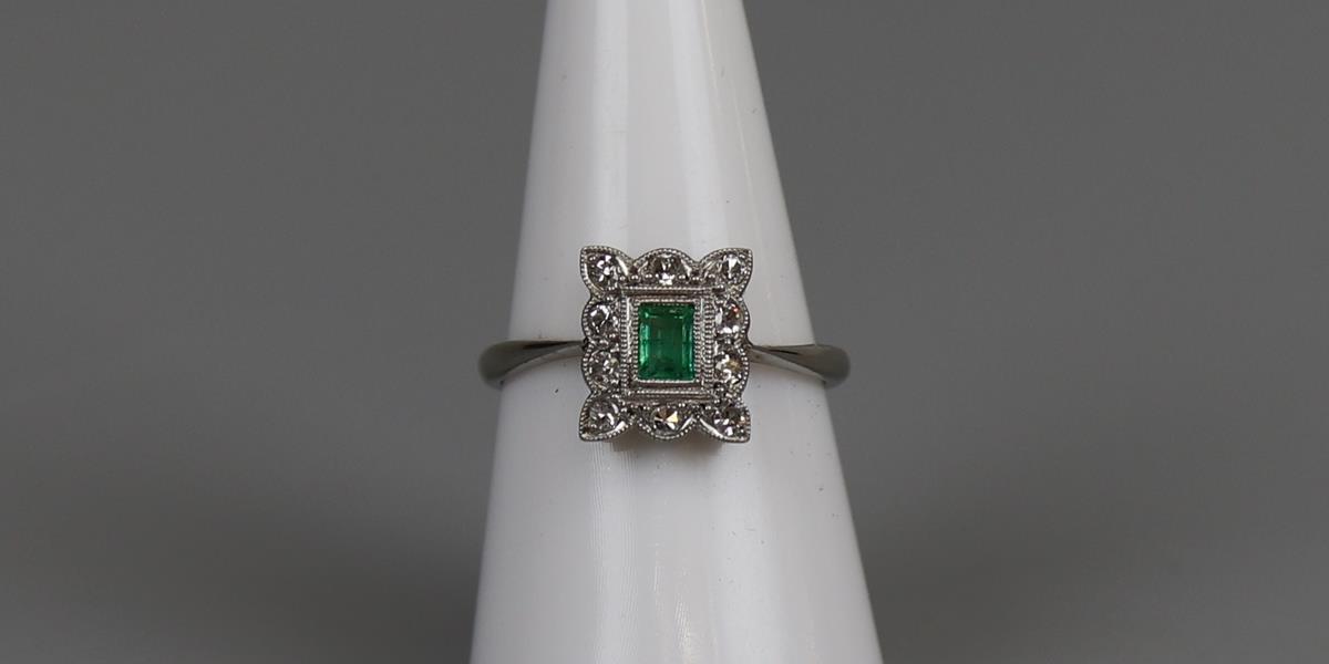 Edwardian platinum emerald & diamond ring - Size N¾