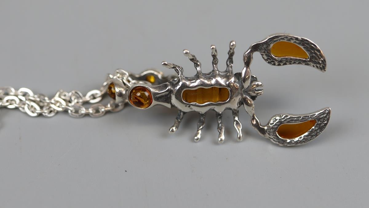 Silver & amber scorpion pendant on chain - Bild 3 aus 4