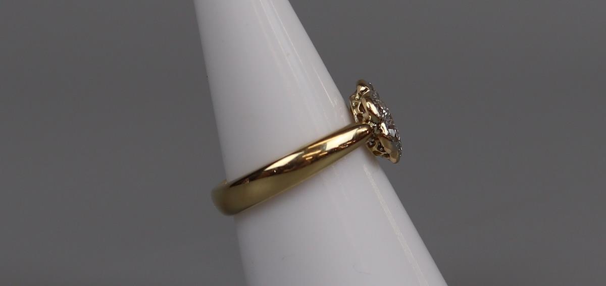 18ct gold diamond daisy cluster ring, size L½ - Image 2 of 3