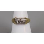 Fine 18ct gold diamond set ring - Size M¾