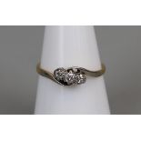 18ct gold 3 stone diamond ring (size N)