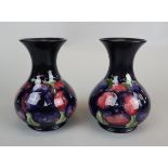 Pair of Moorcroft vases - Approx H: 13.5cm