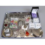 Collection of jewellery to include silver