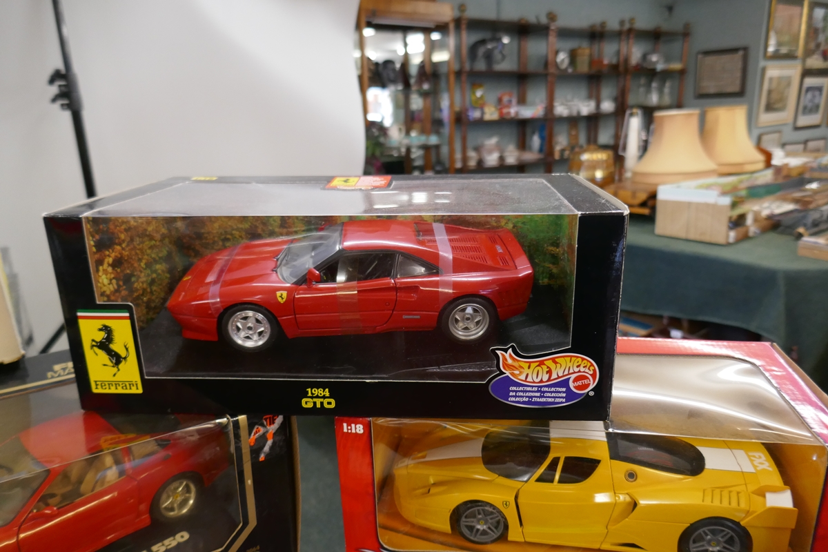 Models - Collection of 1/18 scale model cars to include Hot Wheels - Image 8 of 9