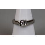 Fine 18ct white gold princess cut diamond solitaire ring (size O)