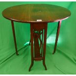 Small mahogany Sutherland table