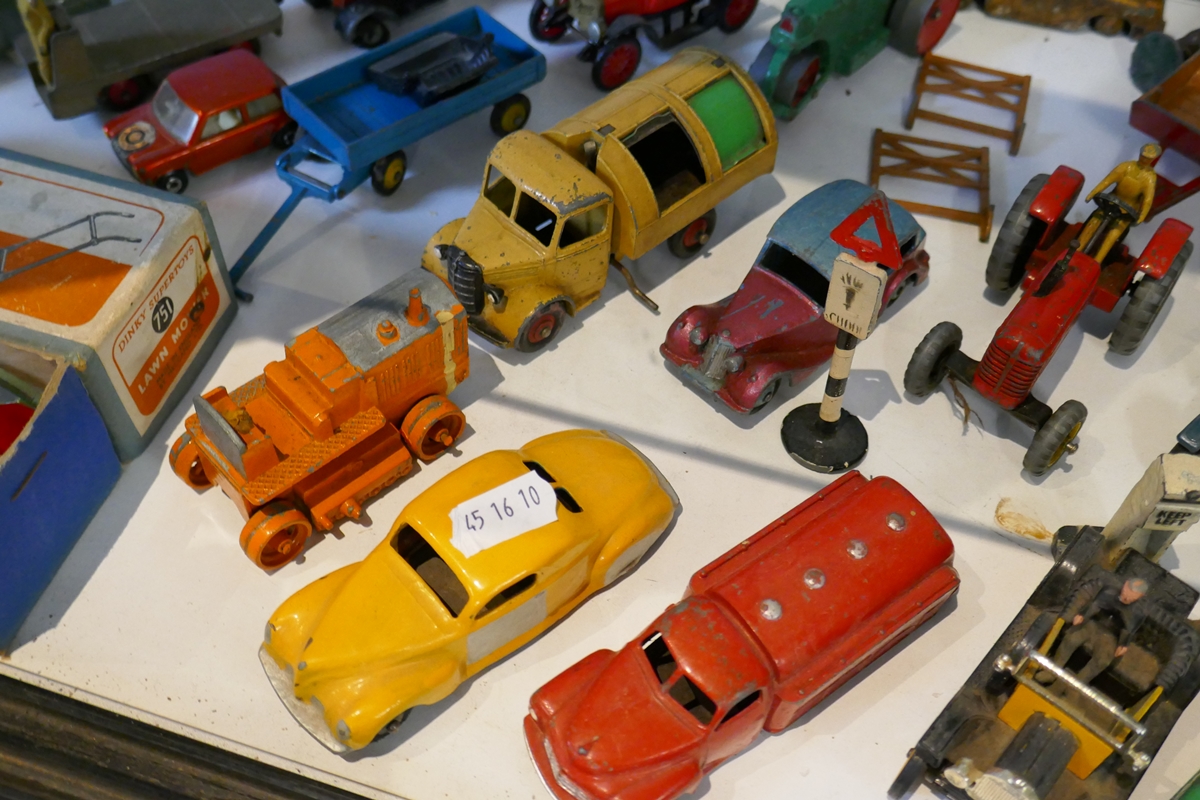 Collection of vintage Dinky toys - Image 7 of 8