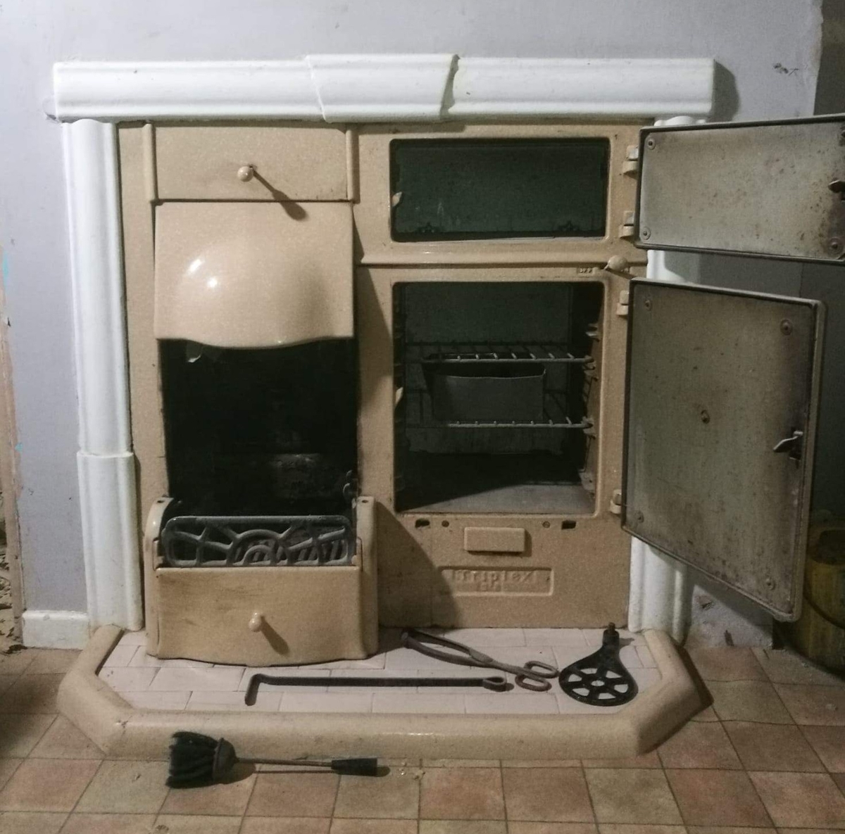 Antique triplex fireplace oven