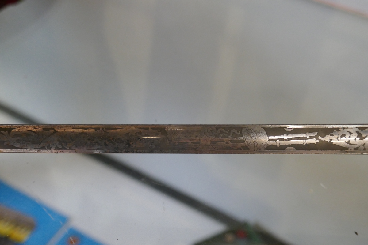 Antique bejeweled folded steel sword and shield - Bild 8 aus 9