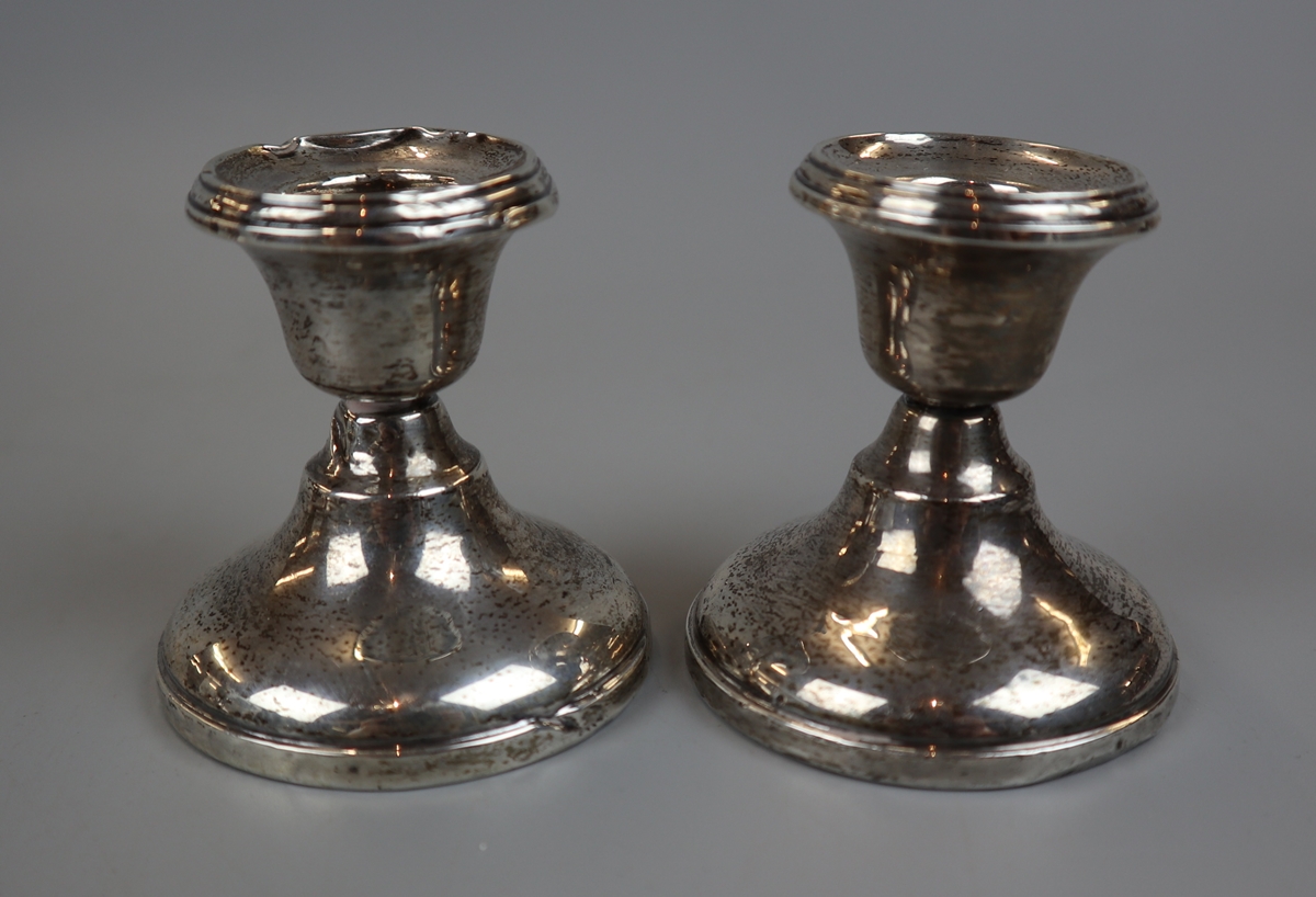 4 hallmarked silver candlesticks & 2 hallmarked silver napkin rings - Image 3 of 4