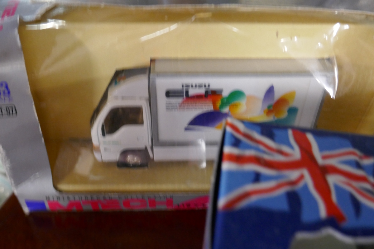 Collection of boxed diecast vehicles to include Corgi - Image 10 of 12