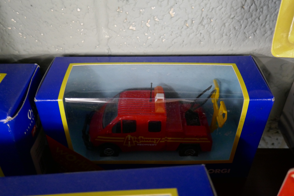Collection of boxed diecast vehicles to include Corgi - Image 12 of 12