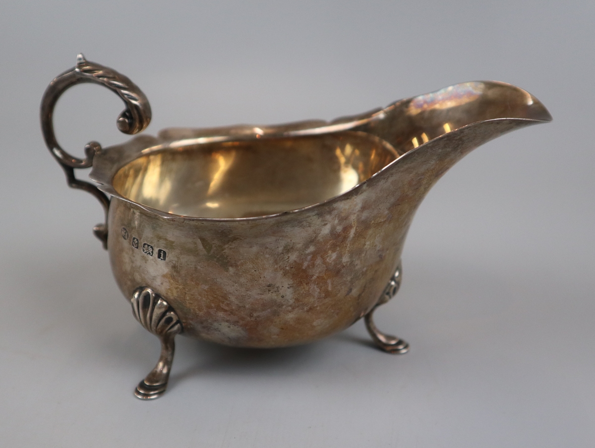 Inglis & Sons hallmarked silver sauce boat - Approx weight: 133g