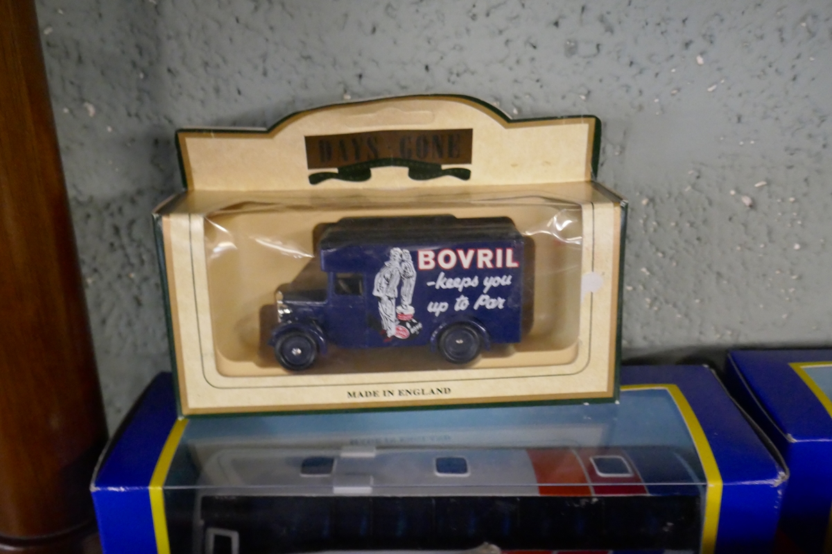 Collection of boxed diecast vehicles to include Corgi - Image 6 of 12