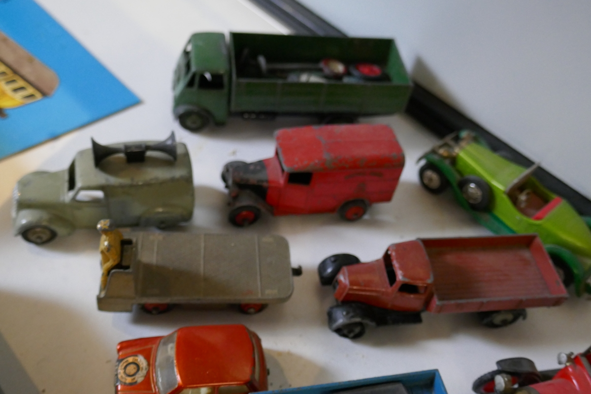 Collection of vintage Dinky toys - Image 2 of 8