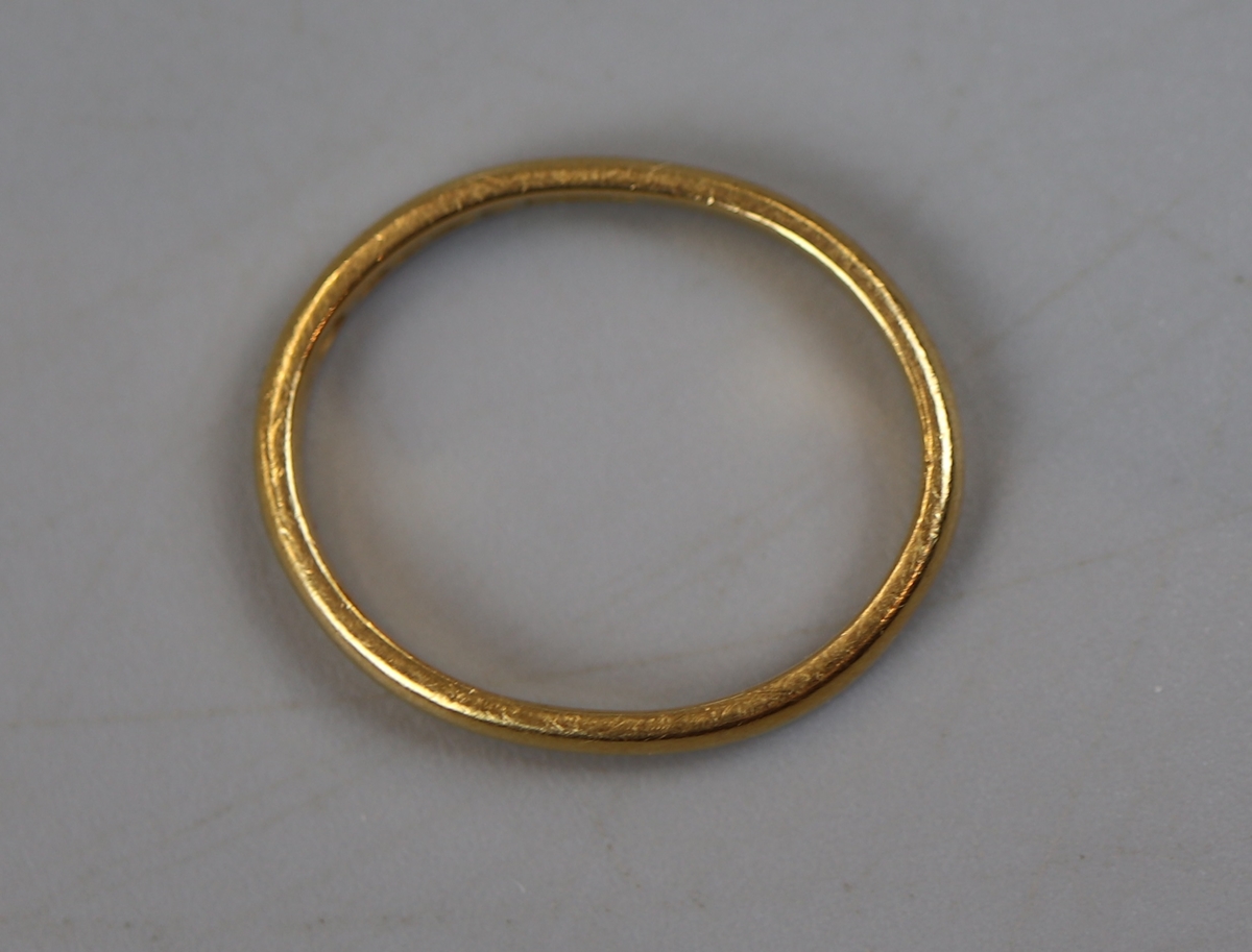 22ct gold wedding band - Approx weight: 2.4g - Image 2 of 2