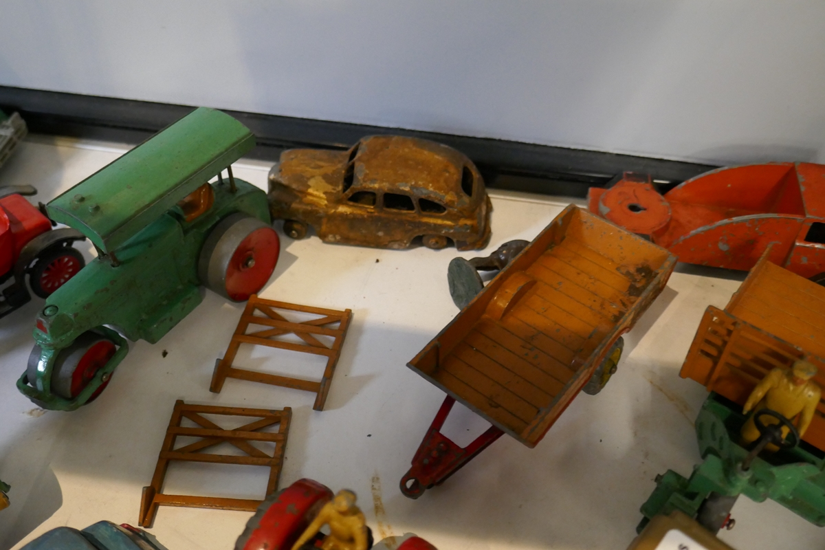 Collection of vintage Dinky toys - Image 4 of 8
