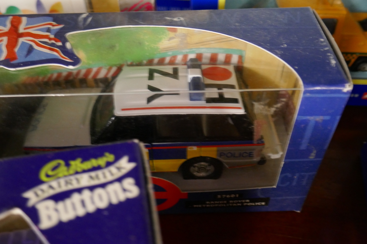 Collection of boxed diecast vehicles to include Corgi - Image 9 of 12