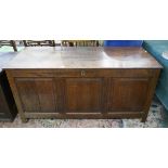 Early oak coffer - Approx W: 135cm D: 58cm H: 64cm