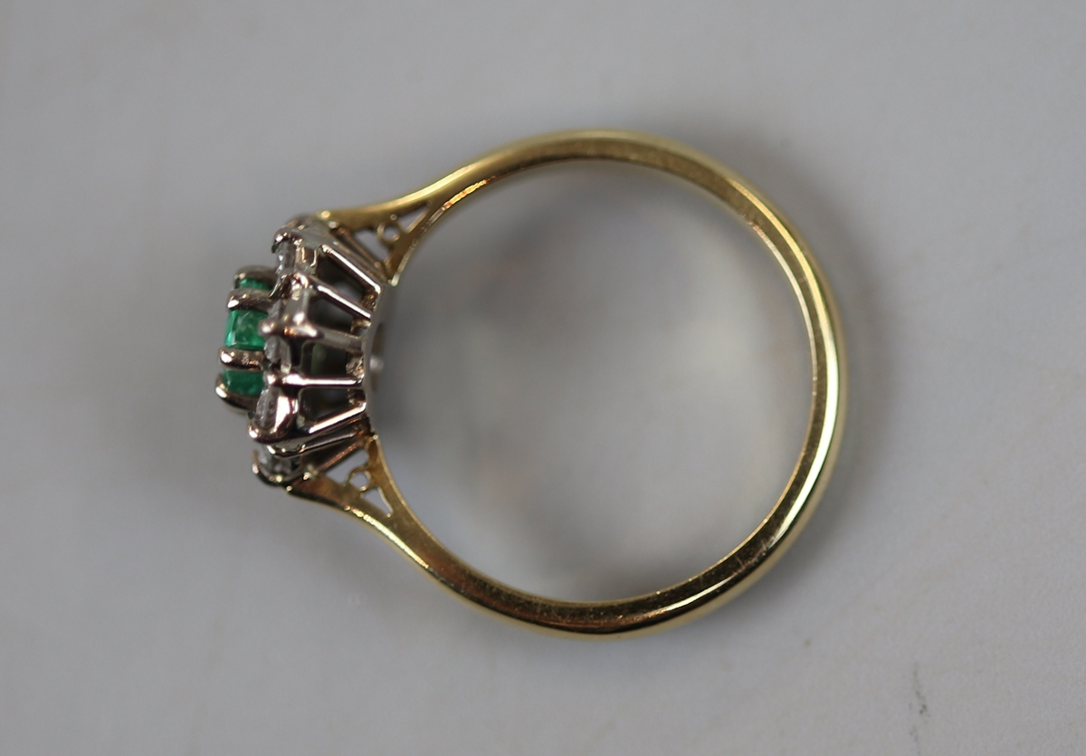 18ct gold diamond & emerald cluster ring (size P½) - Image 2 of 2