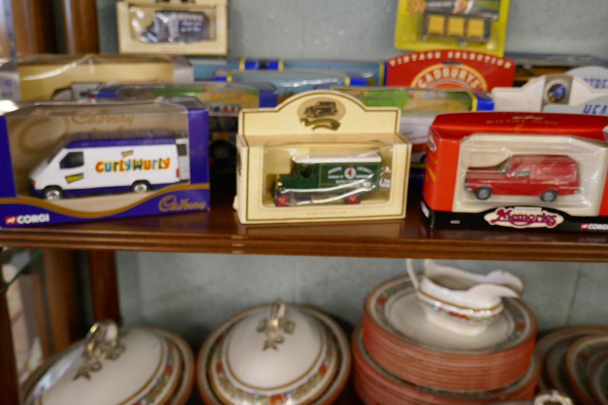 Collection of boxed diecast vehicles to include Corgi - Image 7 of 12