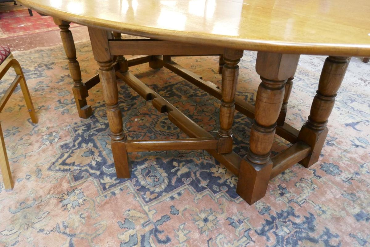 Large oak hunt table - Approx. L: 230cm - Image 3 of 4