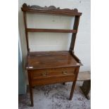 Small oak dresser - Approx. W: 76cm D: 43cm H: 148cm