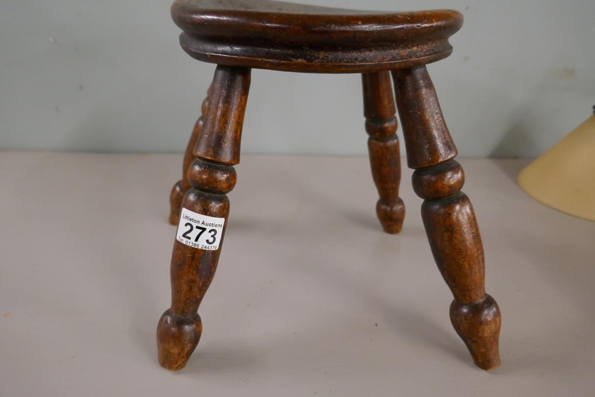 Antique elm milking stool - Image 3 of 5