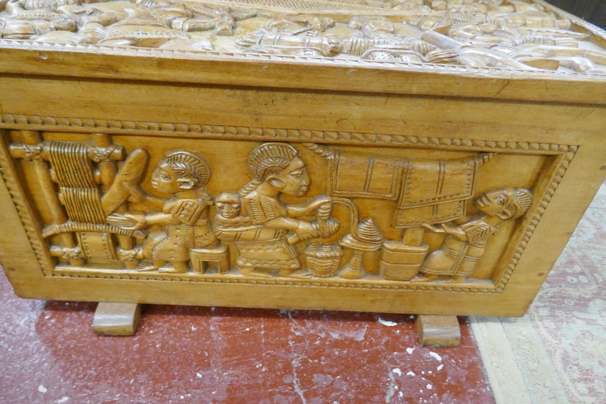 African carved ottoman - Bild 3 aus 6