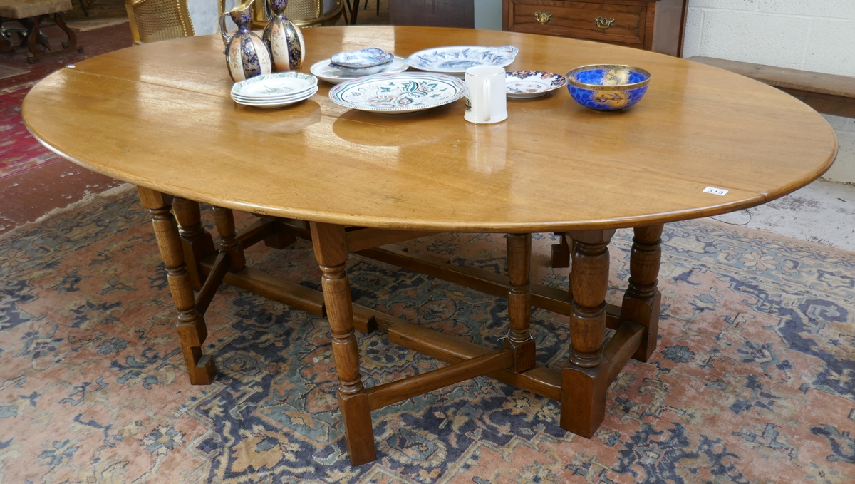 Large oak hunt table - Approx. L: 230cm
