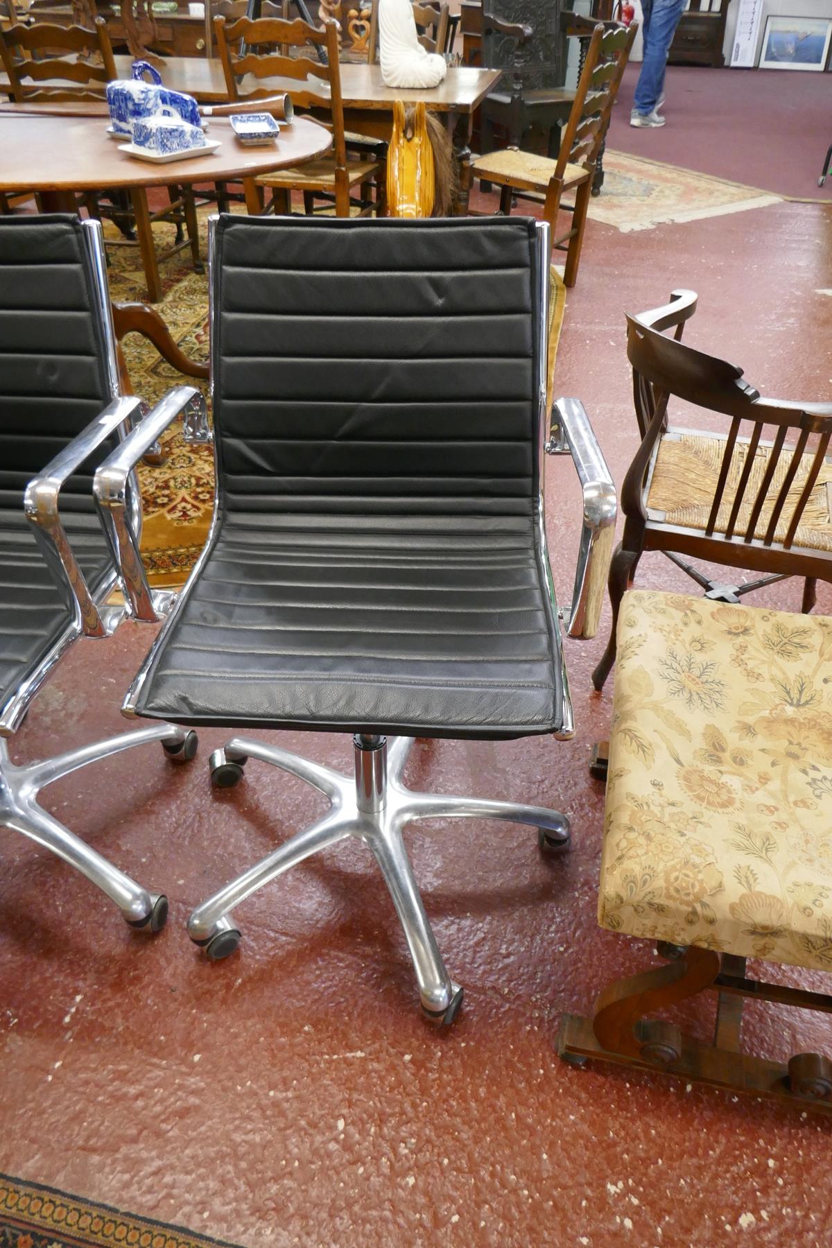 Set of 4 Charles Eames style office chairs - Image 5 of 5