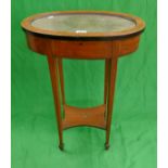 Small satin wood oval inlaid bijouterie cabinet