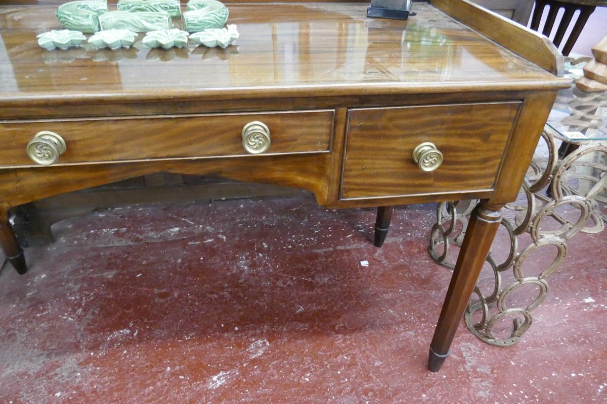 Victorian mahogany writing desk - Approx. W: 124cm D: 58cm H: 83cm - Image 4 of 6