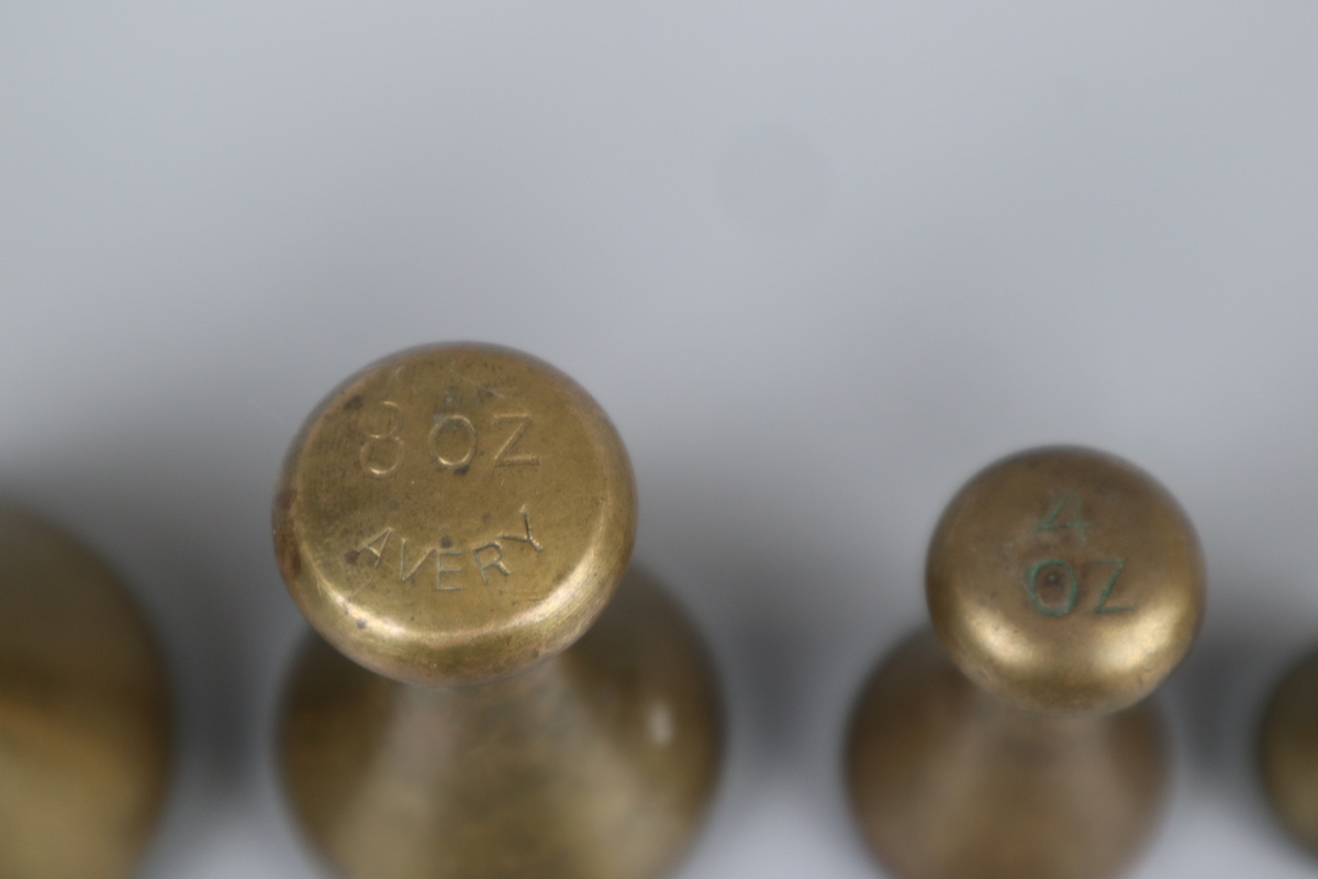 Set of Avery brass imperial weights - full set - Image 3 of 3